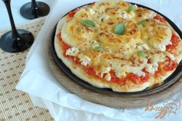 фото рецепта Пицца с куриным филе и ананасом