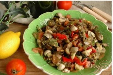 фото рецепта Салат из печеных овощей с маслинами и шампиньонами