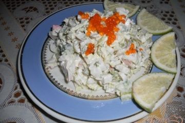 фото рецепта Салат с крабовым мясом и оливками