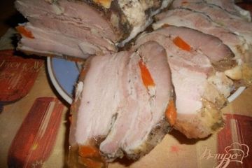фото рецепта Грудинка запеченная с морковью и чесноком