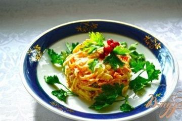 фото рецепта Морковный салат с сыром и соусом