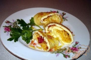 фото рецепта Рулет  с вялеными помидорами и сыром