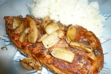 фото рецепта Свиной шницель с чесноком и лимонным соком