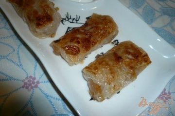 фото рецепта Мини-пирожки из рисовой бумаги с яблочной начинкой