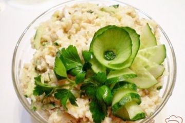 фото рецепта Салат с сайрой и свежим огурцом