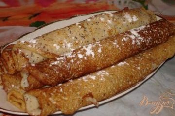 фото рецепта Венгерские маковые блины с изюмом, орехом и медом