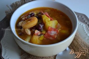 фото рецепта Густой суп с фасолью и абрикосами