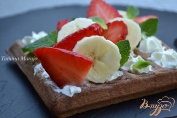 фото рецепта Шоколадные вафли с фруктами