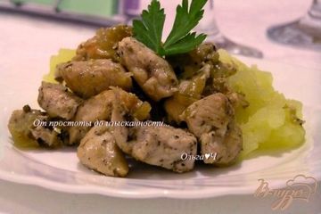 фото рецепта Куриные грудки в пряном винно-луковом соусе