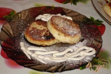 фото рецепта Манные сырники с изюмом