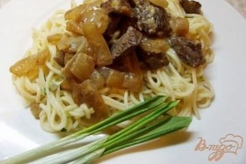 фото рецепта Спагетти с черемшой тушеным мясом