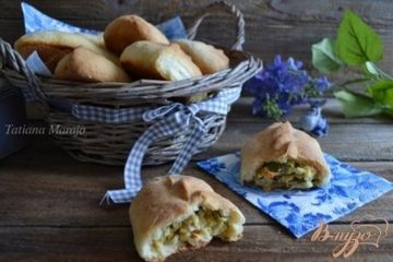 фото рецепта Пирожки с яйцом, зеленым луком и крабовыми палочками