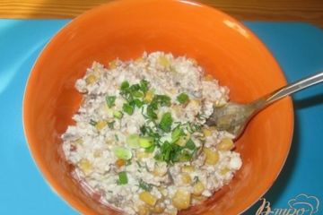 фото рецепта Салат с сардинами и кукурузой