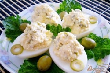 фото рецепта Яйца фаршированные творогом и оливками