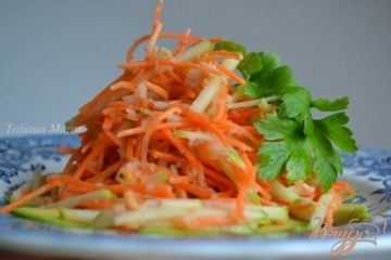 фото рецепта Морковно-яблочный салат с креветками