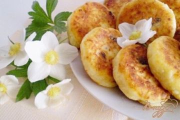 фото рецепта Творожники с изюмом и ячменными хлопьями