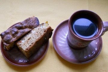 фото рецепта Пирог на киселе с изюмом и курагой