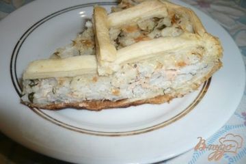 фото рецепта Пирог с консервированной горбушей и рисом