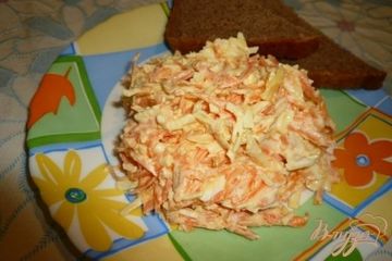 фото рецепта Салат из колбасного сыра и моркови