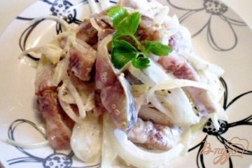 фото рецепта Сельдь маринованная с луком и горчицей в майонезе