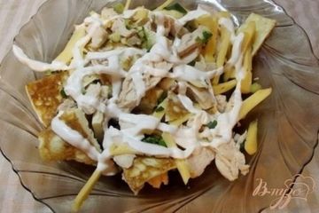 фото рецепта Теплый салат с омлетом и курицей
