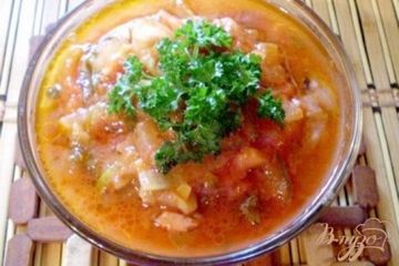 фото рецепта Подливка томатная с жареными огурцами