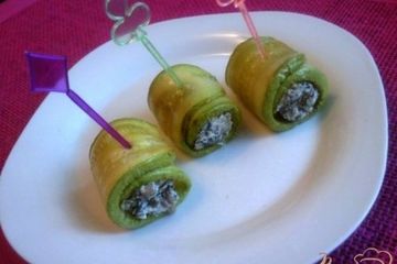 фото рецепта Закусочные роллы из кабачков с грибами