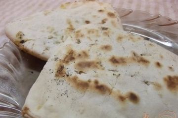 фото рецепта Пресные лепешки с сыром