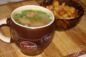 фото рецепта Бульон из курицы с макаронами и гренками