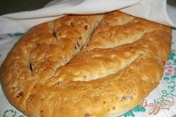 фото рецепта Фугасс с грудинкой и грецкими орехами