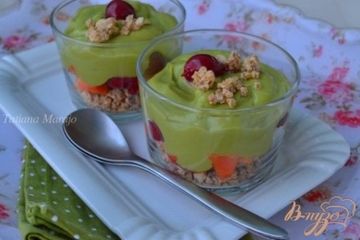 фото рецепта Десерт с кремом из авокадо и лимонным курдом