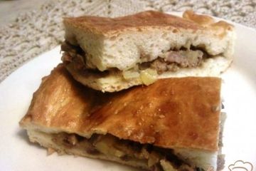 фото рецепта Мясной пирог с грибами и картофелем