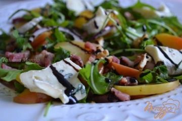 фото рецепта Салат с яблоком и ветчиной
