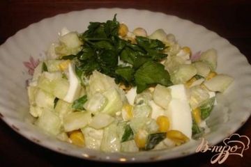 фото рецепта Салат с сушеными кальмарами № 2