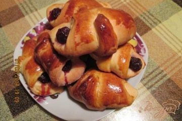 фото рецепта Пирожки с вишней