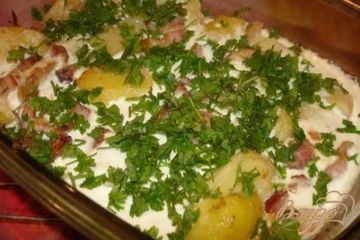фото рецепта Запеченый картофель с брынзой и беконом
