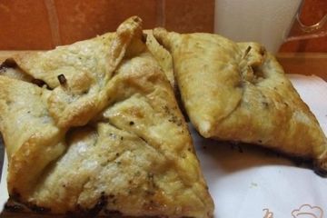 фото рецепта Слойки с грушей и орехами