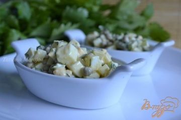 фото рецепта Яичный салат с горошком и сельдереем