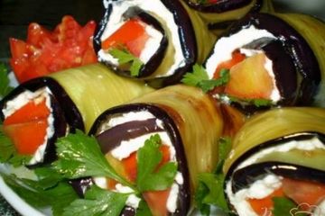 фото рецепта Баклажаны с творогом, чесноком и томатами