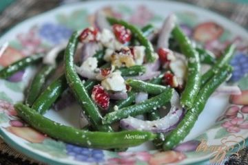 фото рецепта Салат с зеленой фасолью,с сыром фета и орехами