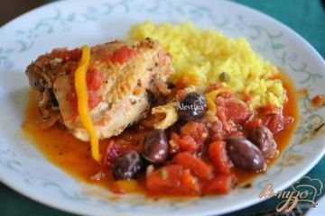 фото рецепта Куриные бедрышки с перцем каперсами,оливками
