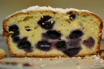 фото рецепта Фунтовый кекс со сливочным сыром и голубикой