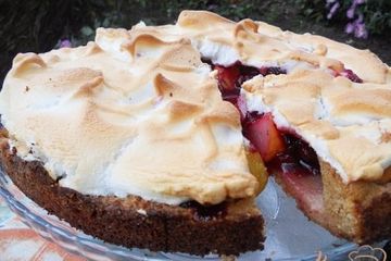 фото рецепта Пирог с грушами и вишней