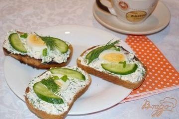 фото рецепта Гренки с творожной массой и яцом.