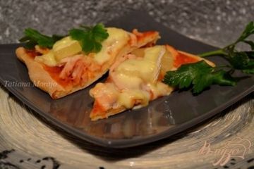 фото рецепта Пицца с куриным мясом и ананасом