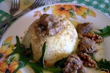 фото рецепта Мясо тушенное с грецкими орехами