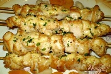 фото рецепта Куриные шашлычки под сыром