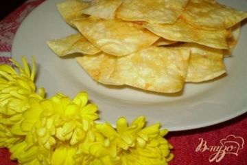 фото рецепта Чипсы из лаваша со сметаной и сыром