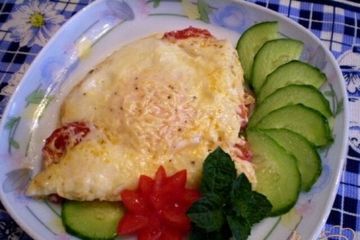 фото рецепта Яичница с помидорами и сыром