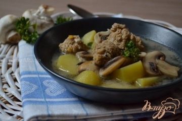фото рецепта Грибной суп с фрикадельками из мяса и гороха нут